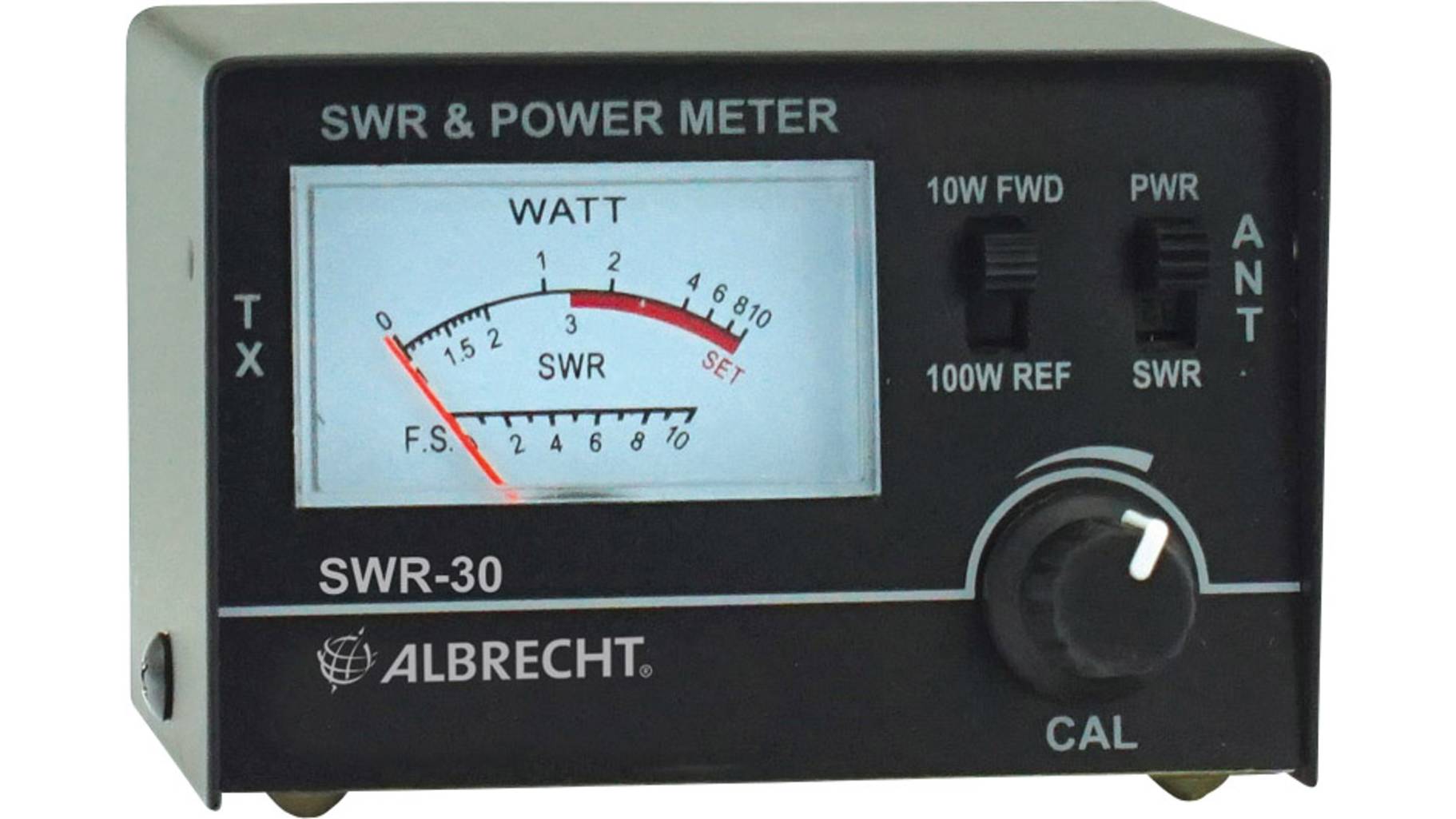 Der folgende Alt-Text wurde noch nicht geprüft: 1. Zusammenfassung: Kleines schwarzes SWR- und Leistungsmessgerät mit analogem Zeigerinstrument und mehreren Bedienelementen auf der Front.

2. Detaillierte Beschreibung: Das Gerät hat ein rechteckiges, schwarzes Gehäuse mit weißer Beschriftung. Oben mittig steht „SWR & POWER METER“. In der Mitte befindet sich ein helles Sichtfenster mit einem analogen Messzeiger in Rot. Die Skala zeigt oben „WATT“ mit einer 0–10‑Teilung (Zahlen u. a. 0, 1, 2, 3, 4, 6, 8, 10) und einem rot markierten Bereich „SET“ rechts; darunter ist „SWR“ beschriftet, mit einer weiteren 1–10‑Skala, links unten „F.S.“. Links auf der Front steht vertikal „TX“. Rechts neben dem Sichtfenster sind zwei kleine Schiebeschalter übereinander, links beschriftet mit „10W FWD“ oben und „100W REF“ unten, rechts mit „PWR“ oben und „SWR“ unten; daneben steht vertikal „ANT“. Unten rechts befindet sich ein Drehknopf mit weißer Markierung und der Aufschrift „CAL“, umgeben von einer gebogenen Skalenlinie. Unten links steht „SWR-30“, darunter der Markenname „ALBRECHT“ mit Globus-Logo. Auf der linken Gehäuseseite ist eine Schraube sichtbar. Farbgebung überwiegend schwarz mit weißer/hellgrauer Beschriftung und rotem Zeiger.